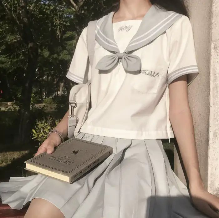 楼下的女人和楼上的男人